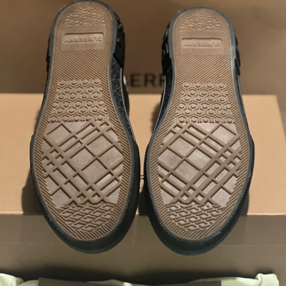 Burberry Sneakers - Picture 8 of 9